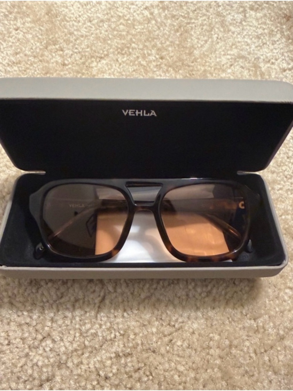 VEHLA Dixie Tortoiseshell Sunglasses - Picture 3 of 3